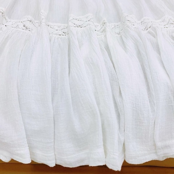 Elegant White Maxi Dress - Picture 4 of 6